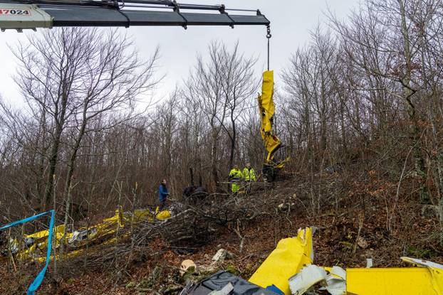 Počelo je uklanjanje turskog Airtractora koji je pao kod Senja
