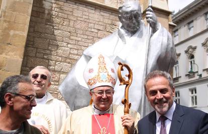 Došle su stotine vjernika: Papi Ivanu Pavlu II. otkrili spomenik