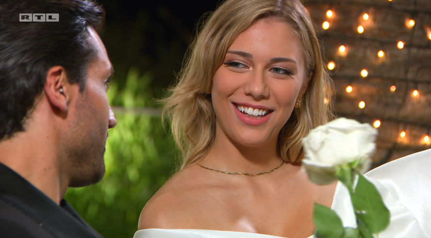 'Savršeni' su damama podijelili bijele ruže: 'Ovo je samo potvrda da osjećamo isto...'