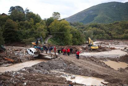 FOTO Bujica potopila Buturović Polje: Kuće su uništene, sve je prekriveno gustim muljem