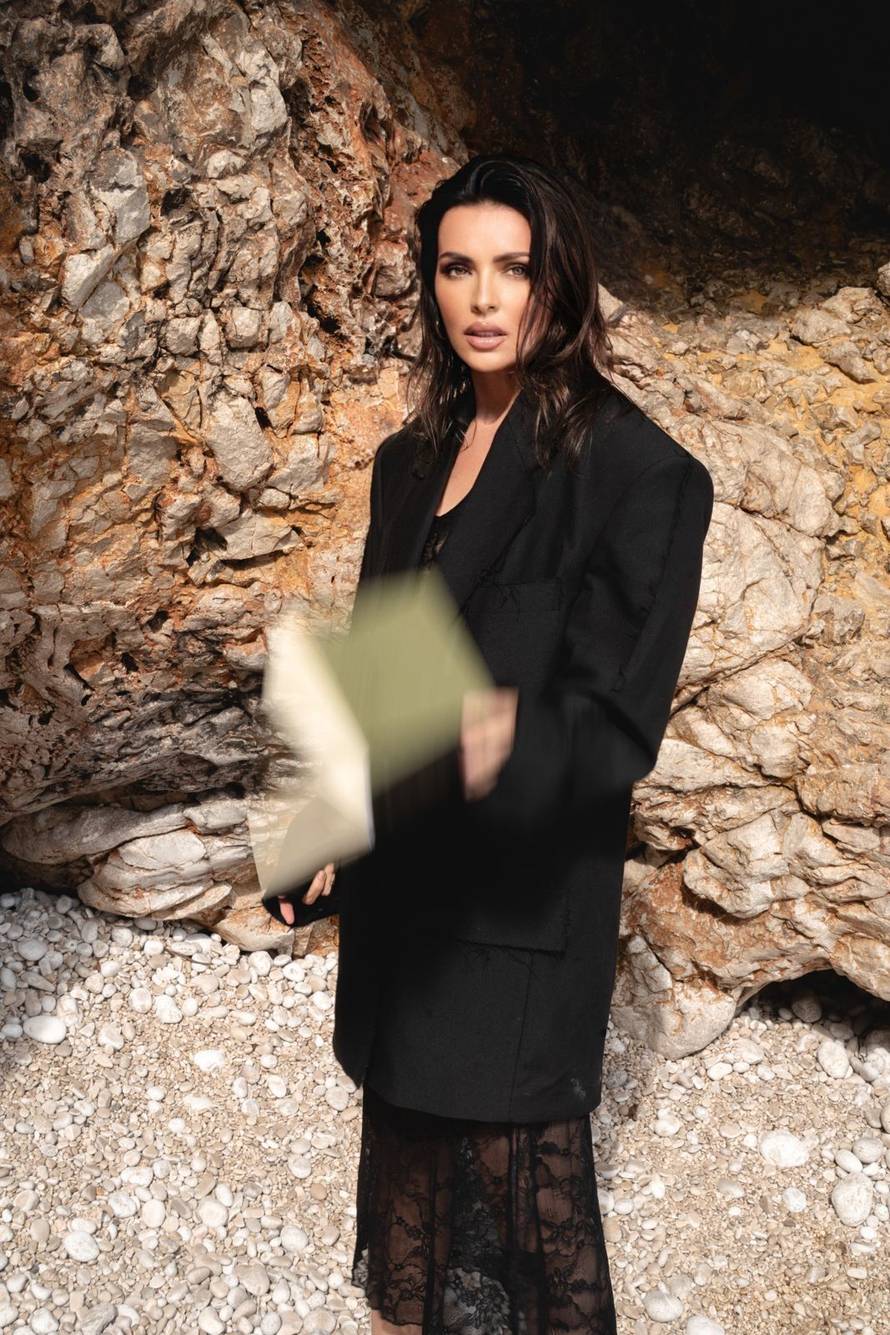 Sunčica Badrić za 24sata: 'Bilo bi divno snimiti duet s mojom Ninom! Obitelji je baš drago...'