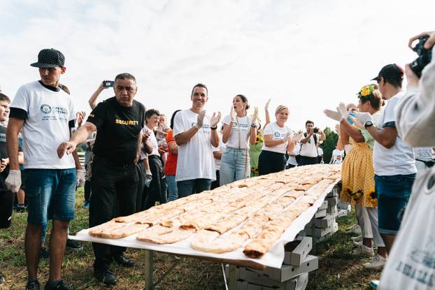 Hrvati oborili rekord: 'Imamo najdužu štrudlu na svijetu!'