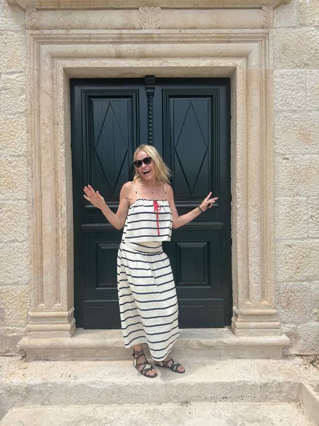 FOTO Komičarka Chelsea Handler odmara u Hrvatskoj! Evo koja je mjesta posjetila