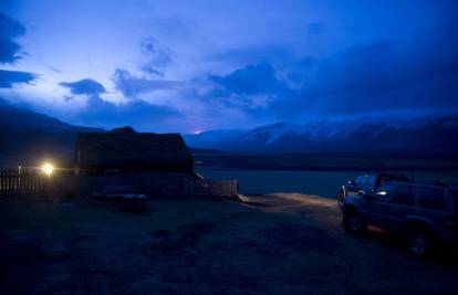 Island: Eruptirao vulkan, vlasti evakuirale 500 ljudi