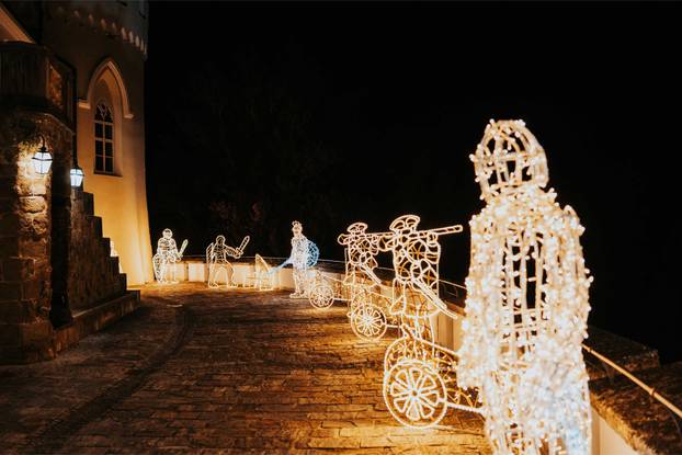 FOTO Kakvi prizori! Dvorac Trakošćan će uskoro sjajiti u čaroliji svjetlosnih instalacija