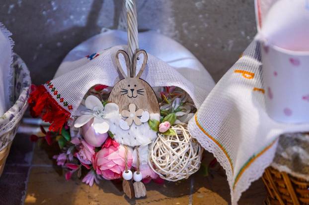 Zagreb: Uskrsna sveta misa u Katedrali