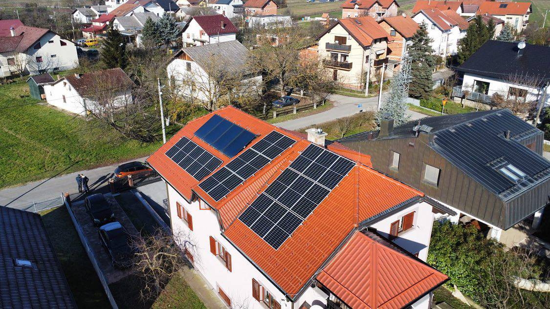 Uz solarne elektrane EMSO e-mobility solutionsa smanjite račune za struju i grijanje