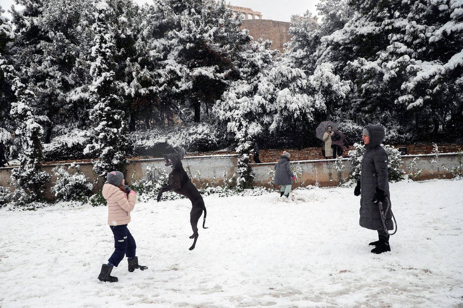 Heavy snowfall in Athens