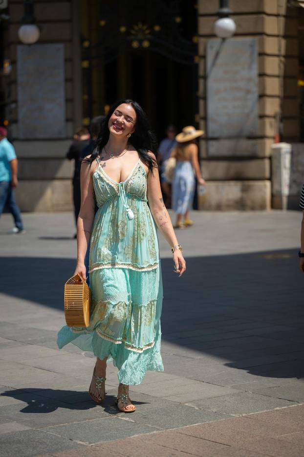 Zagreb: Bivše kandidatkinje showa "Gospodin savšeni" u šetnji centrom grada