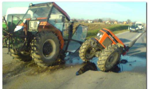 Kombi prepolovio traktor, vozači prošli bez ozljeda