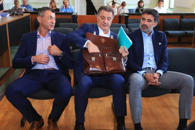 Osijek: Luka Modri? svjedo?io na su?enju bra?i Mami? i ostalima