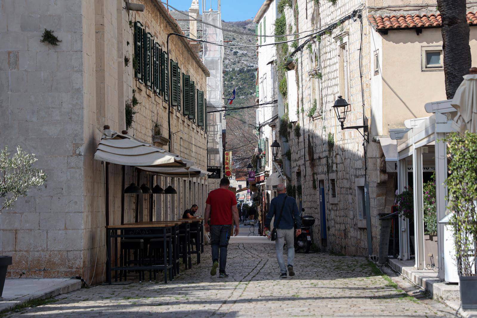 Ulice Trogira popločene novim kamenom iako je grad pod zaštitom UNESCO-a