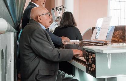 Djed Ivan i u 90. godini u crkvi svira orgulje:  'Tukli su me da odustanem, ali nije bilo šanse'