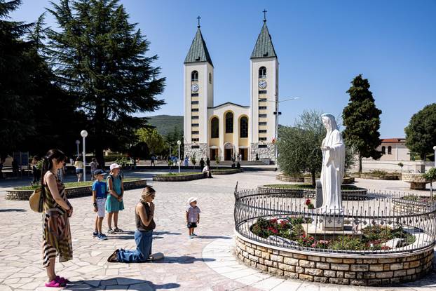 Međugorje: Oskvrnut Gospin kip na brdu ukazanja