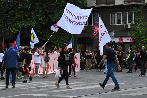 Beograd: Studenti u blokadi pozvali su na skup na Slaviji, a jedno od okupljališta građana je i kod Pravnog fakulteta