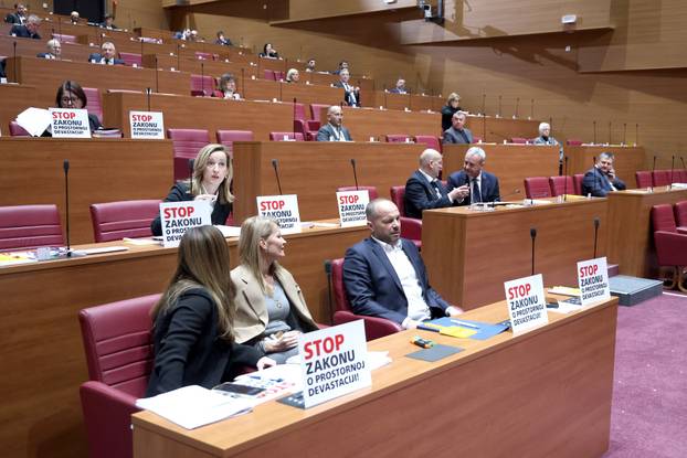 Zagreb: Sabor raspravlja o paketu građevinskih zakona