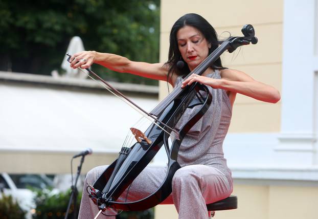 Karlovac: Ana Rucner svirala na otvorenju Zvjezdanog ljeta