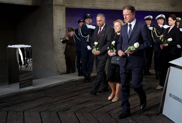 Državni vrh odao počast žrtvama logora u Jasenovcu