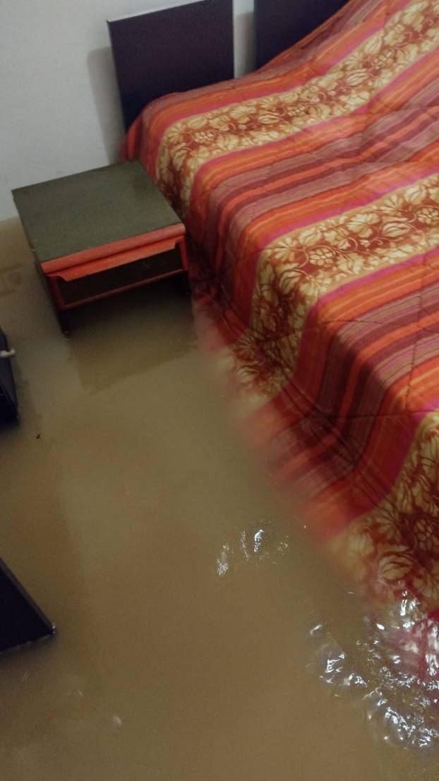 FOTO U dva sata 2000 udara munja! Palo 100 l kiše po m2! Pogledajte šokantne fotografije