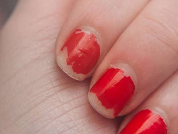 FOTO 50 modnih grešaka koje će učiniti da žene starije od 50 izgledaju još starije