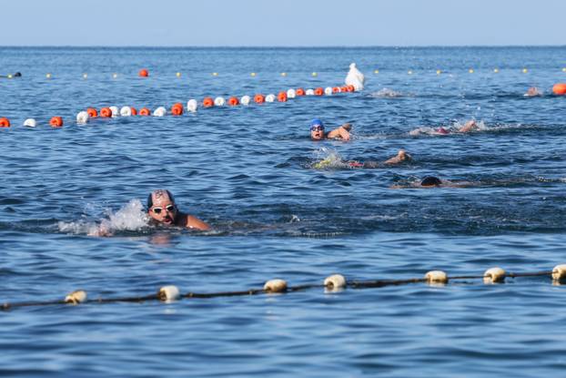 Održana plivačka manifestacija Porečki delfin