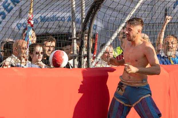 Florence, Final Azzurri Rossi of Calcio Storico Fiorentino In Piazza Santa Croce 8 to 7 for the Rossi
