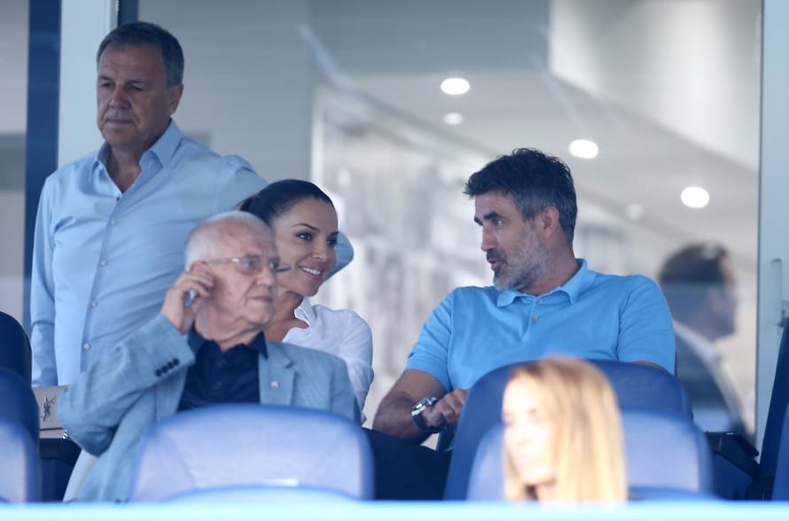 Zagreb: Zoran Mamić s djevojkom Darijom iz lože prati utakmicu između Dinama i Saburtala