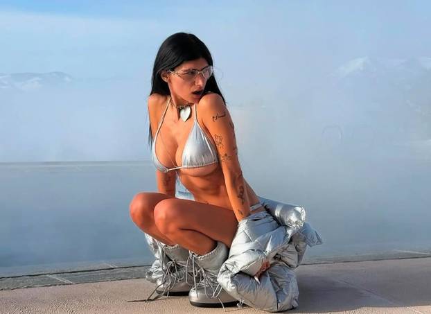 FOTO Ovo je nakit koji dizajnira Mia Khalifa: Kolekcije nazvala 'Šejtan' i 'Djevica Marija'