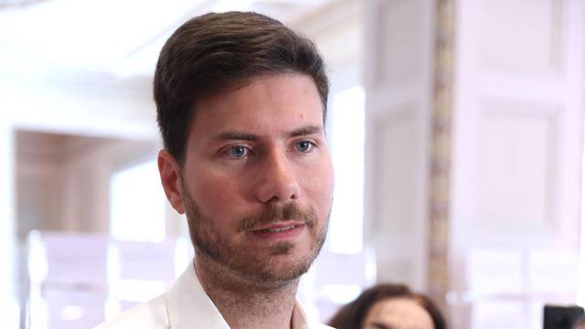 Zagreb: Ivan Pernar objavio kako napuÅ¡ta Å½ivi zid