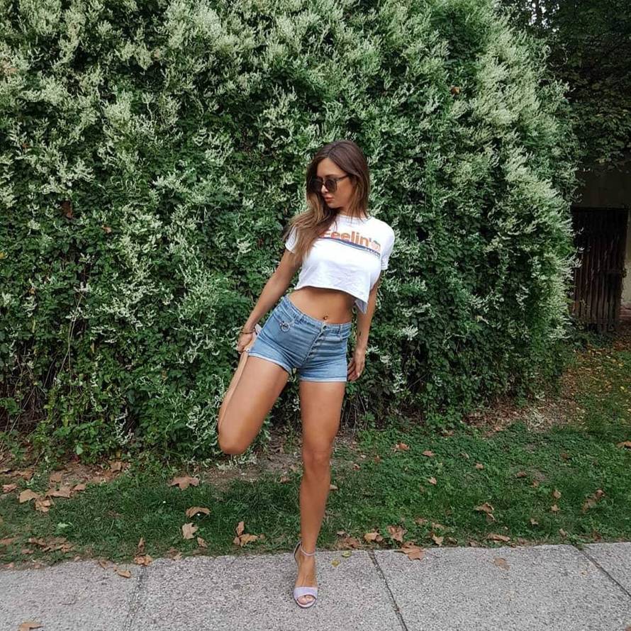 'Dovoljno?': Lidijina guza stala je na plakat od 100 kvadrata