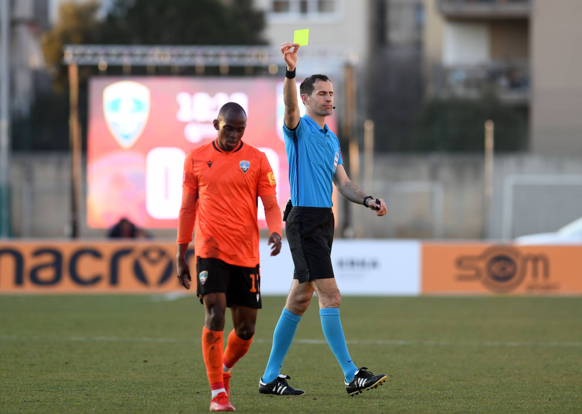 Nogometaši Osijeka s uvjerljivih su 3:0 pobijedili Šibenik