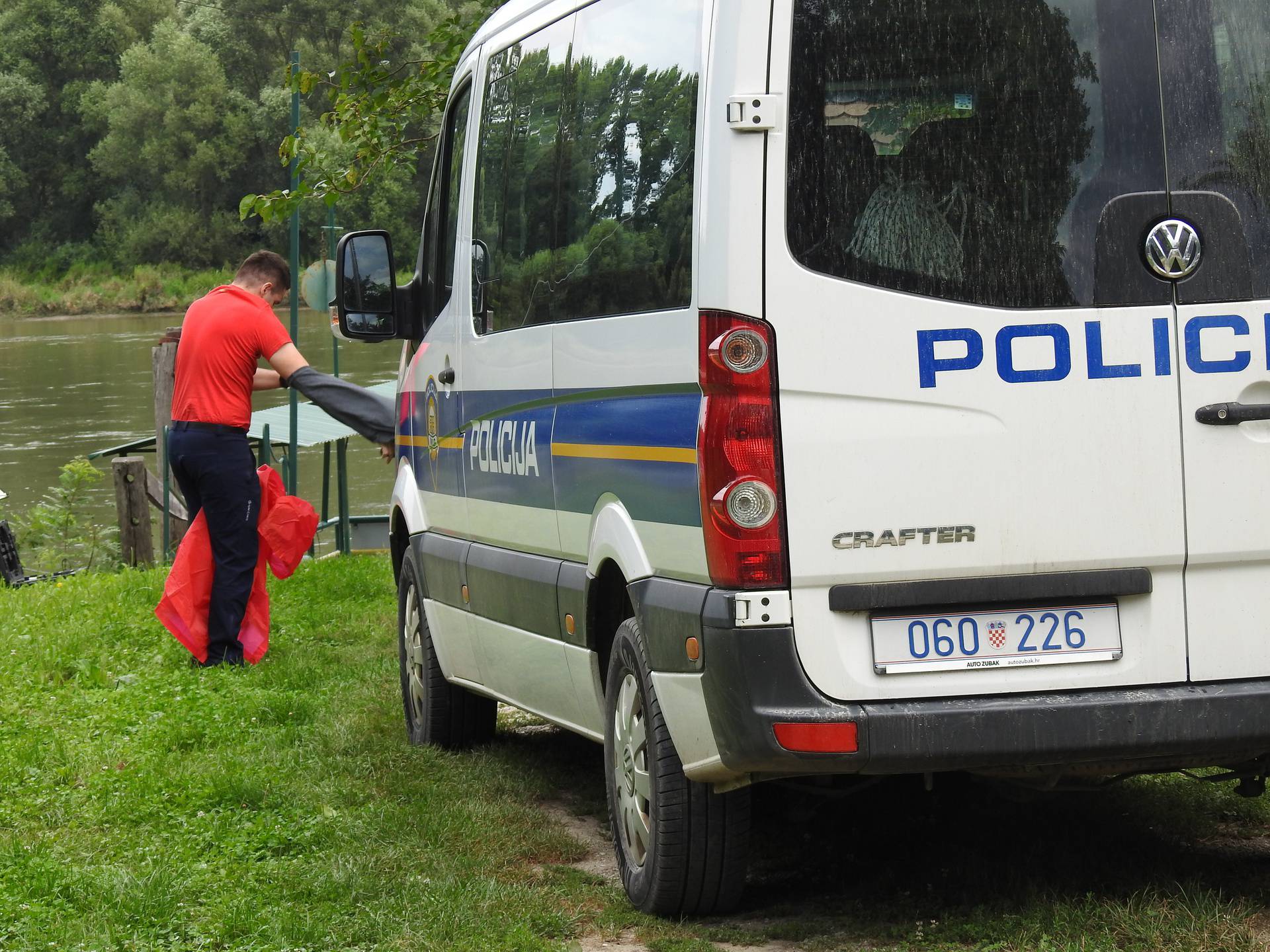 Obitelj ne gubi nadu: Muškarca nestalog u Dravi traže i dronom