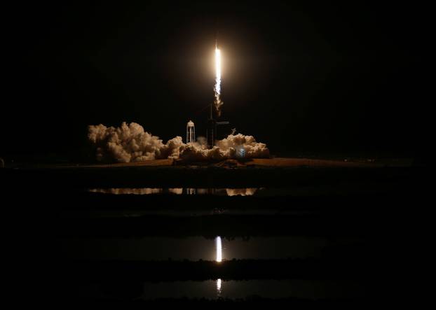 SpaceX Falcon 9 rocket lifts off to ISS from Kennedy Space Center