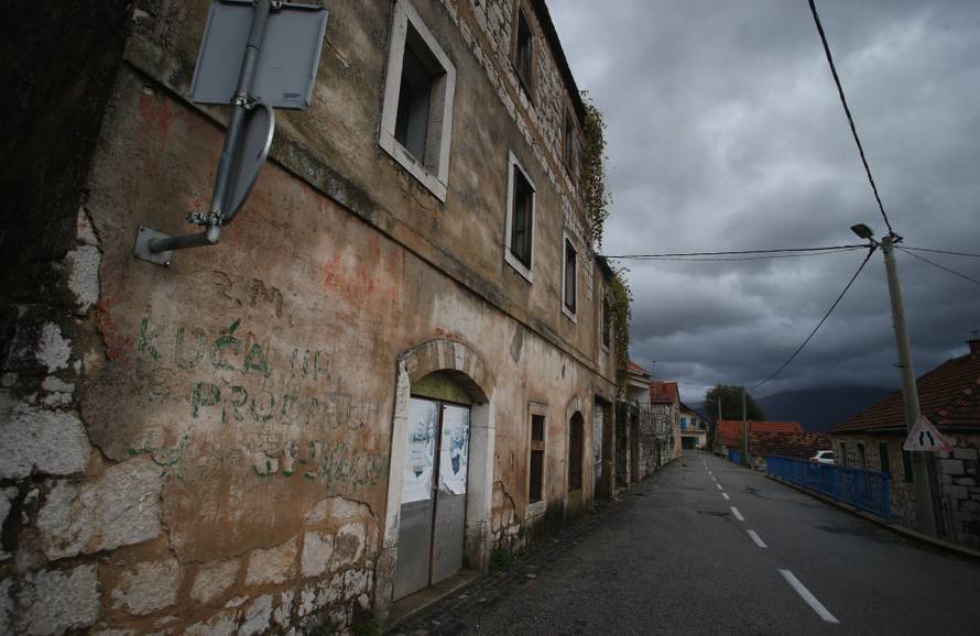 Vrličani kažu da je bio otrov za žene: Bankar isplanirao bijeg?