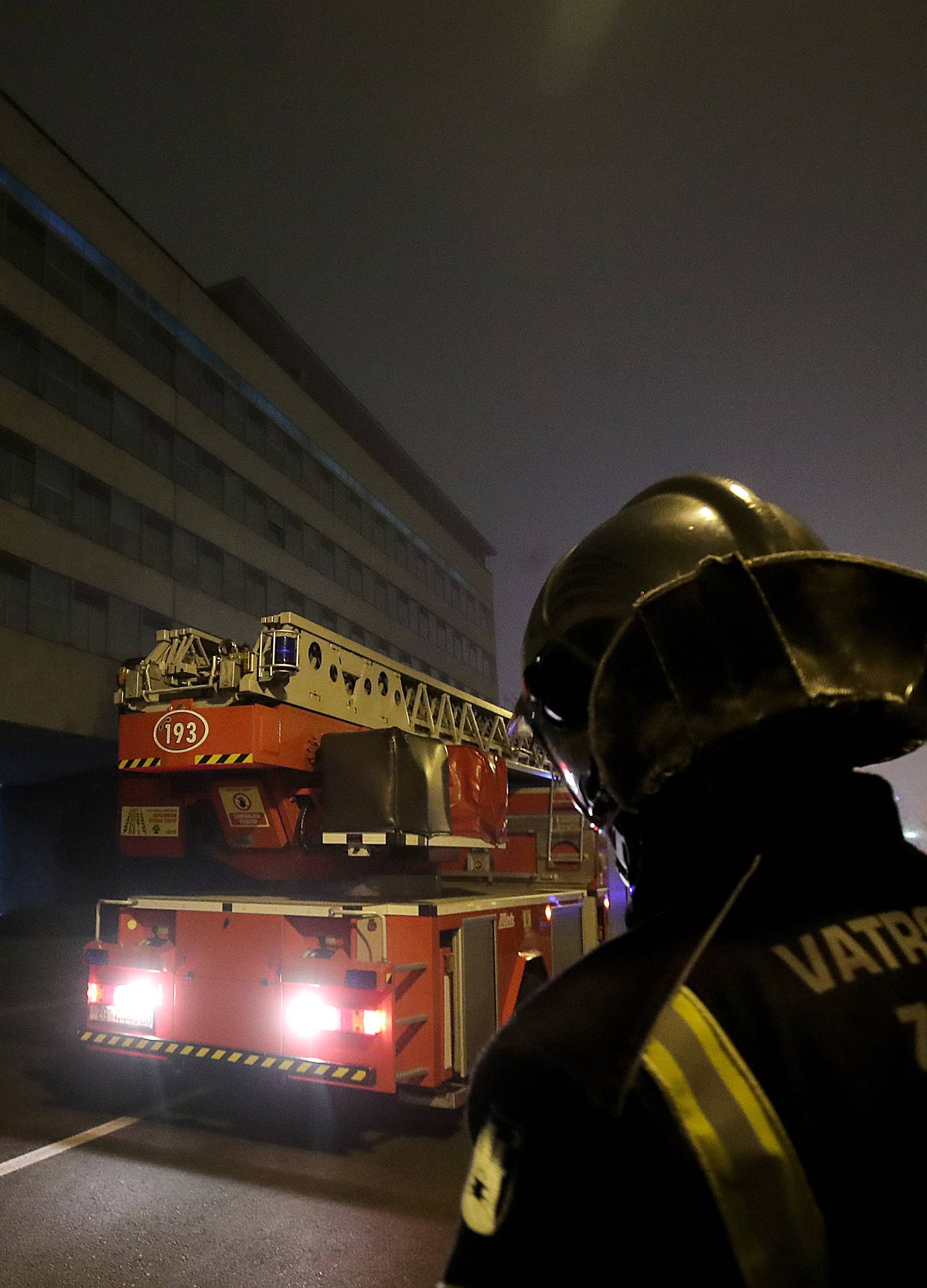 Zagreb. U zgradi Gradskog poglavarstva izbio požar u kuhinji, vatrogasci brzo intervenirali