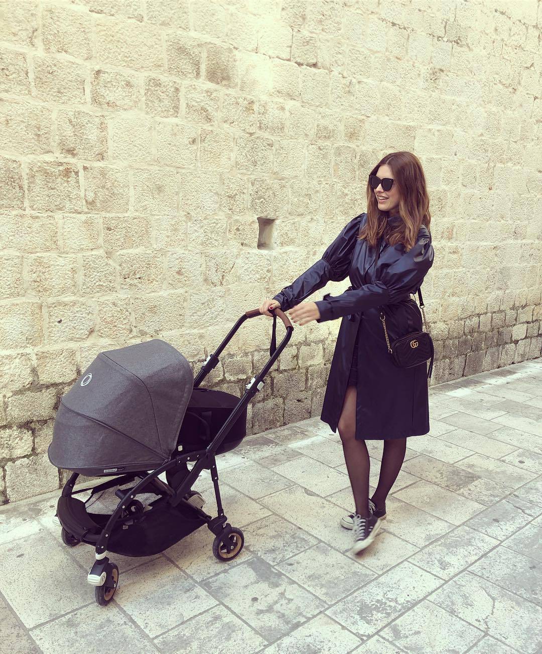 Mame u šetnji: Nataša i Anita modno se uskladile s bebama
