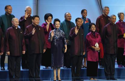 Kao iz "Star Treka": Obama i Putin odjenuli kinesku nošnju