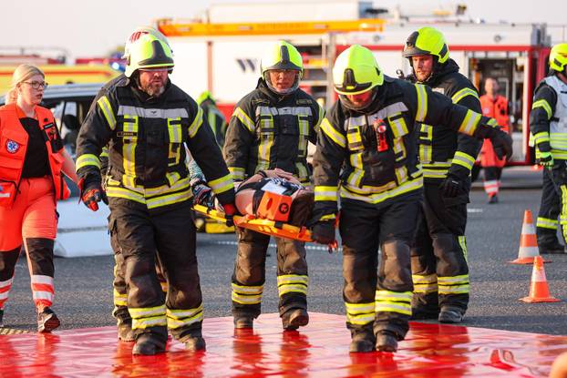 Zagreb: U blizini naplatne postaje Sveta Helena održana je vježba "Sigurnost 25"