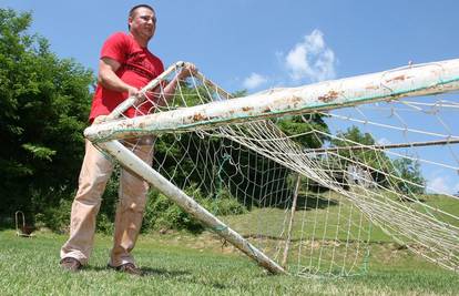 Mihaeli (11) nogometni gol pao na trbuh; bori se život