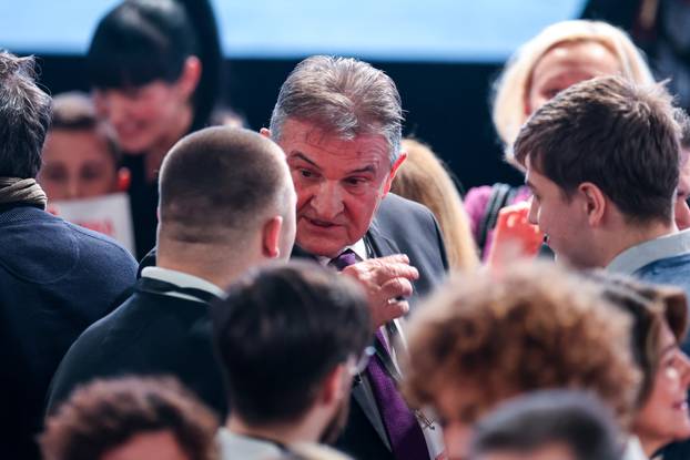 Zagreb: Izborni stožer Zorana Milanovića u Tvornici kulture