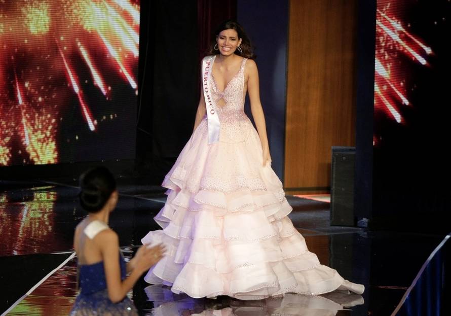 Miss Puerto Rico Stephanie Del Valle walks after winning the Miss World 2016 Competition in Oxen Hill, Maryland.