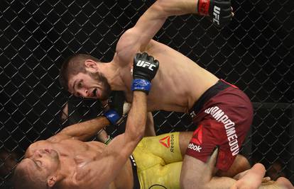 Debakl UFC-a: Sad je propala borba Khabib - Max Holloway