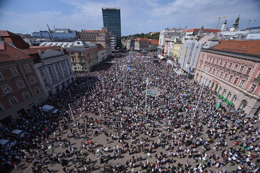 Tisuće prosvjednika preplavile središte Zagreba zbog otpada u Lici