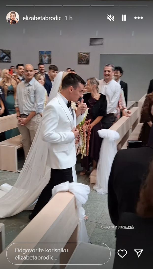 Kakav spektakl! Zvijezda serije 'San snova' i supruga 'zapalili' binu, a Hajduk bio šlag na torti