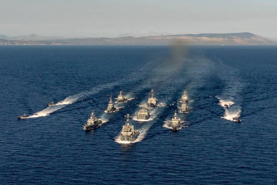 Split: Pogled iz zraka na Hrvatsku ratnu mornaricu koja izvodi vježbu za vojni Mimohod 2025. 