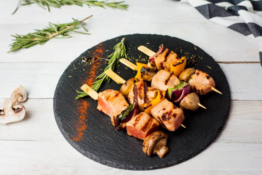 tuna skewers with mushrooms
