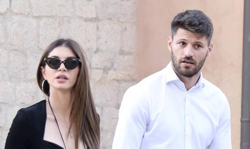 Emotivan oproštaj Ive Šarić Petković od Nikole Pokrivača