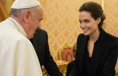Angelina i Papa na projekciji njena novog filma u Vatikanu