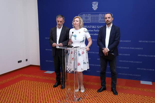 Zagreb: Klub zastupnika SDSS-a o napadu na Srbe i područja Knina