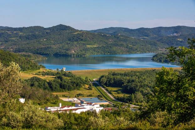 Butoniga, akumulacijsko jezero u Istri